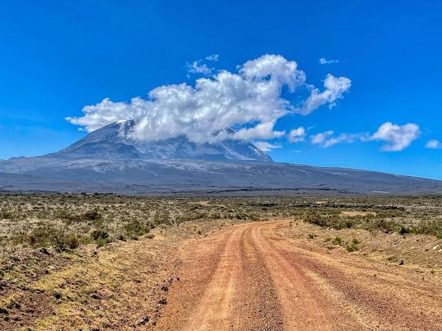 The Ultimate Kilimanjaro Experience with the 10-Day Northern Circuit Route | 9 Strong Arguments for Selecting It